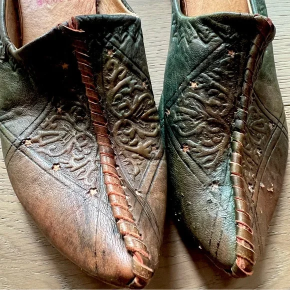 Handmade Green Leather Flats - Picture 5 of 5